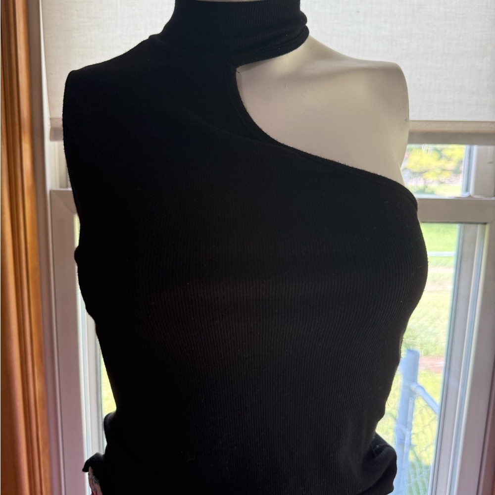 Black One-Shoulder Ribbed Top